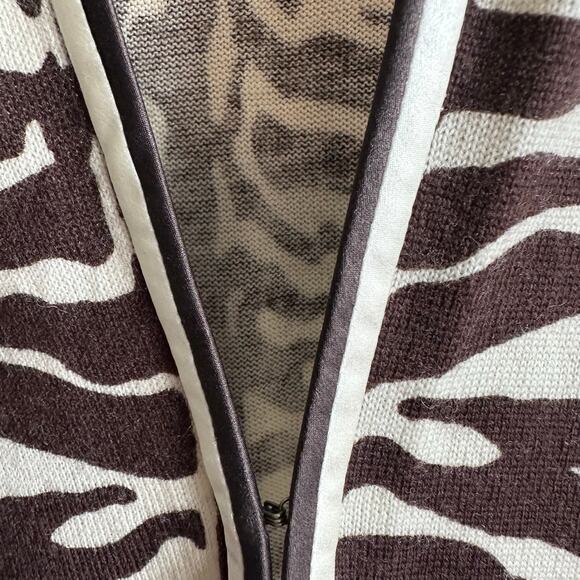 J. Crew Vintage 2000s Wool Zebra Print Clasp Front Cropped Cardigan M - Picture 3 of 10